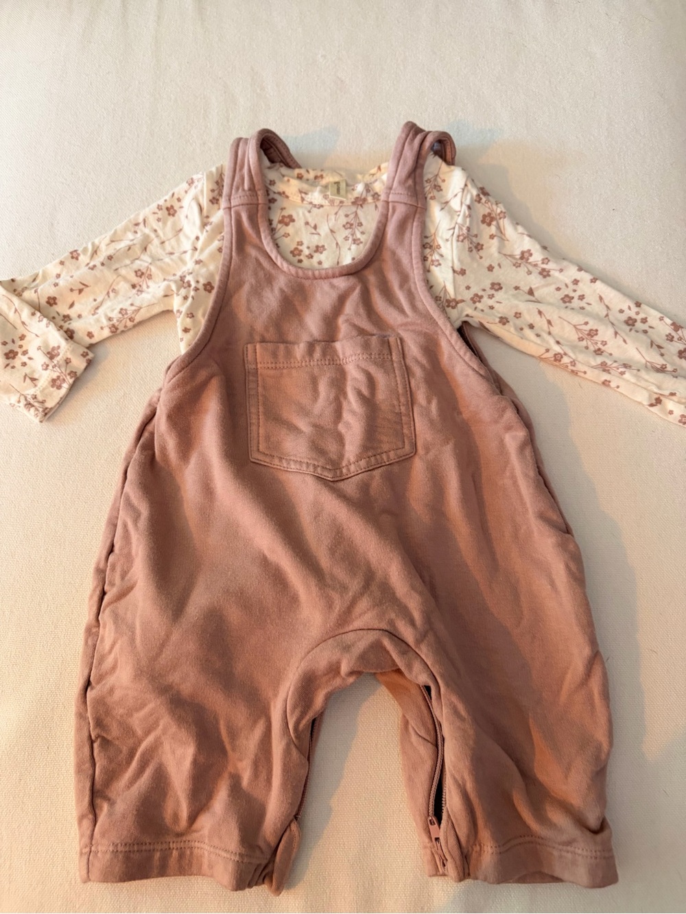 Gunamuna baby girl 0-3m fleece overall and floral bamboo onesie set